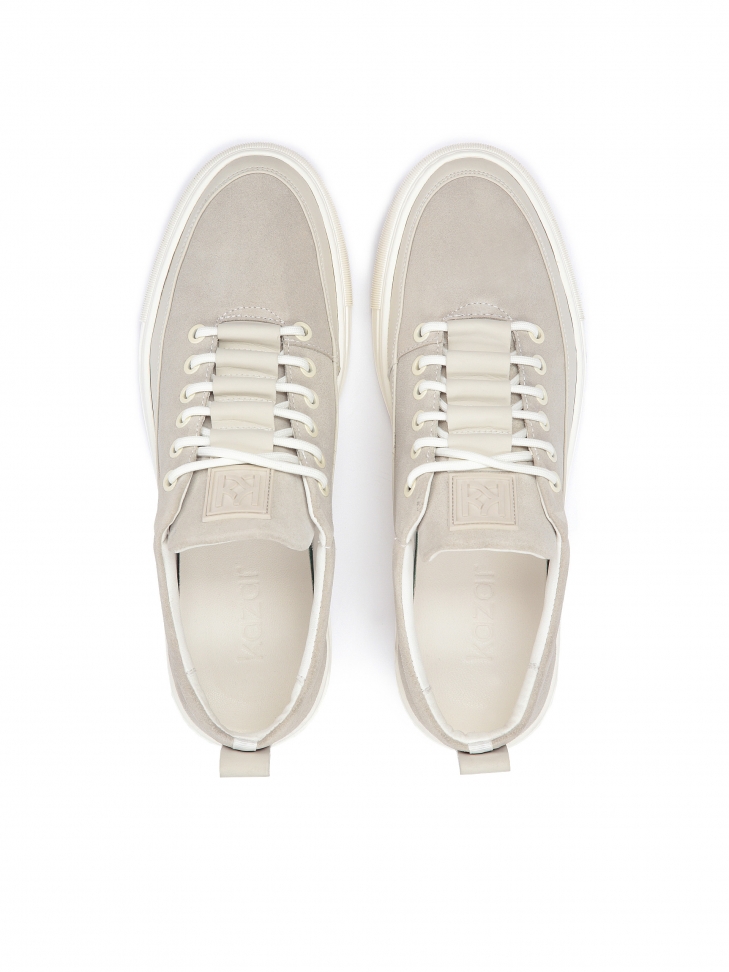 Zamszowe sneakersy męskie w minimalistycznym stylu