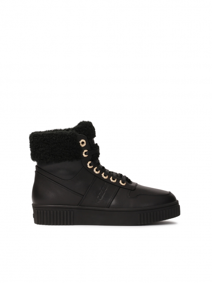 Sznurowane trzewiki ocieplane sztucznym futrem
