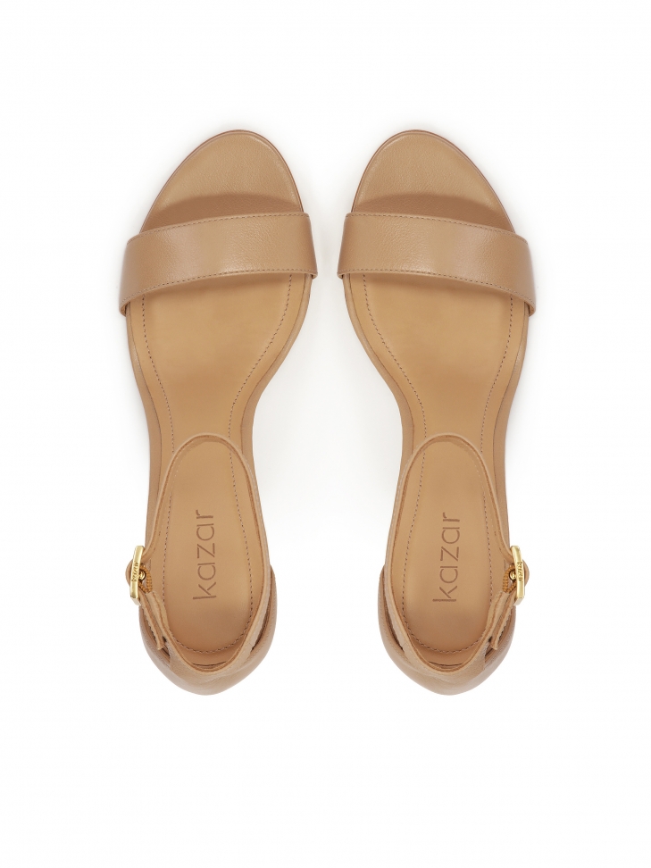 Klasyczne sandały na szpilce z pełną piętą