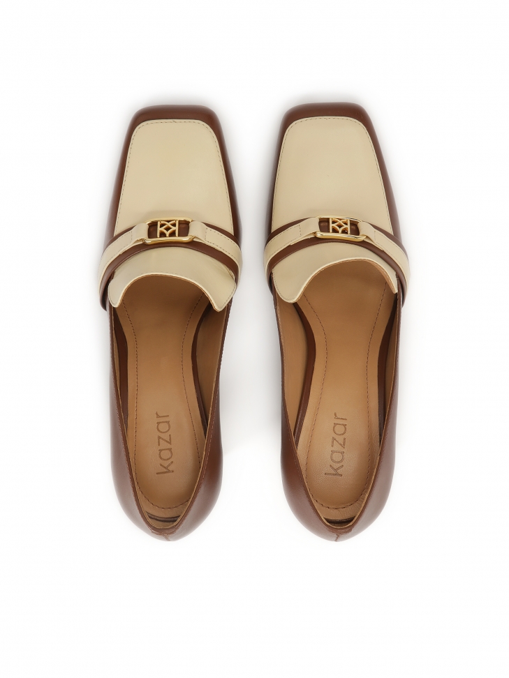 Brązowo-beżowe czółenka na słupku