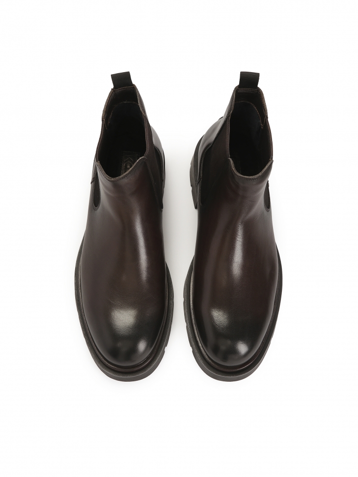 Brązowe sztyblety z grubą podeszwą