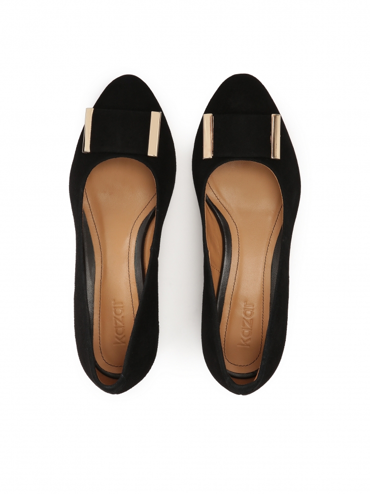 Czarne zamszowe czółenka na niskim obcasie