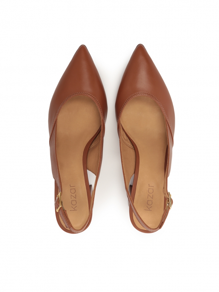 Brązowe czółenka na słupku z odytą piętą