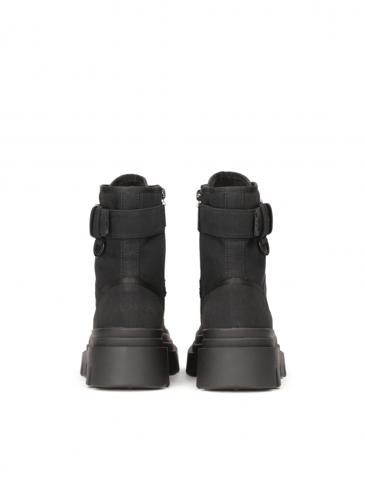 Czarne trzewiki z tkaniny