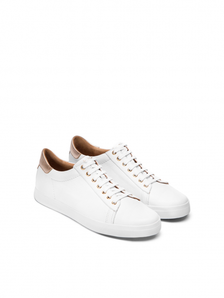 Białe sneakersy damskie