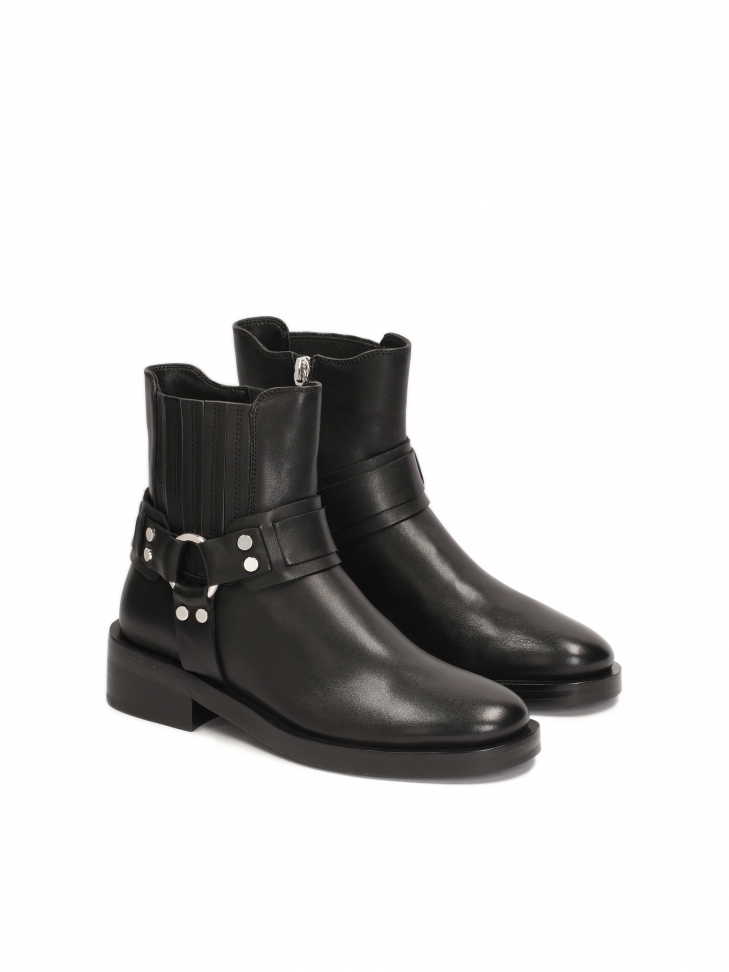 Skórzane botki w kowbojskim stylu