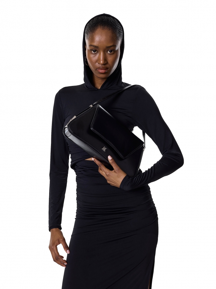 Torebka z ótkim paskiem na ramię