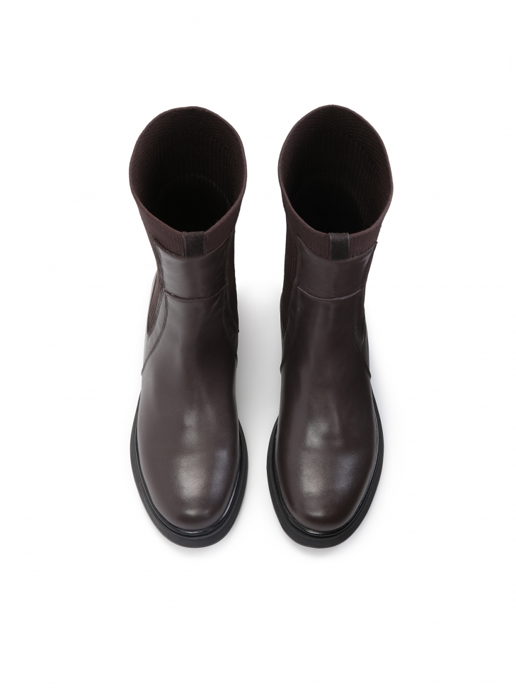 Brązowe trzewiki ze skarpetkową cholewką