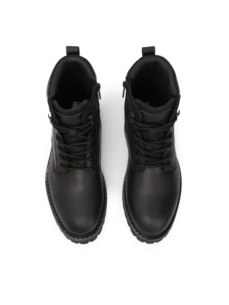 Czarne trzewiki z wodoodpornej skóry