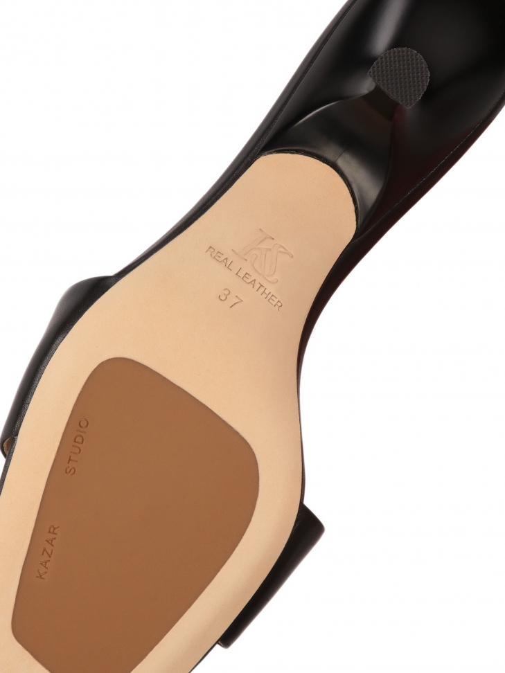 Czarne klapki na niskim oryginalnym obcasie