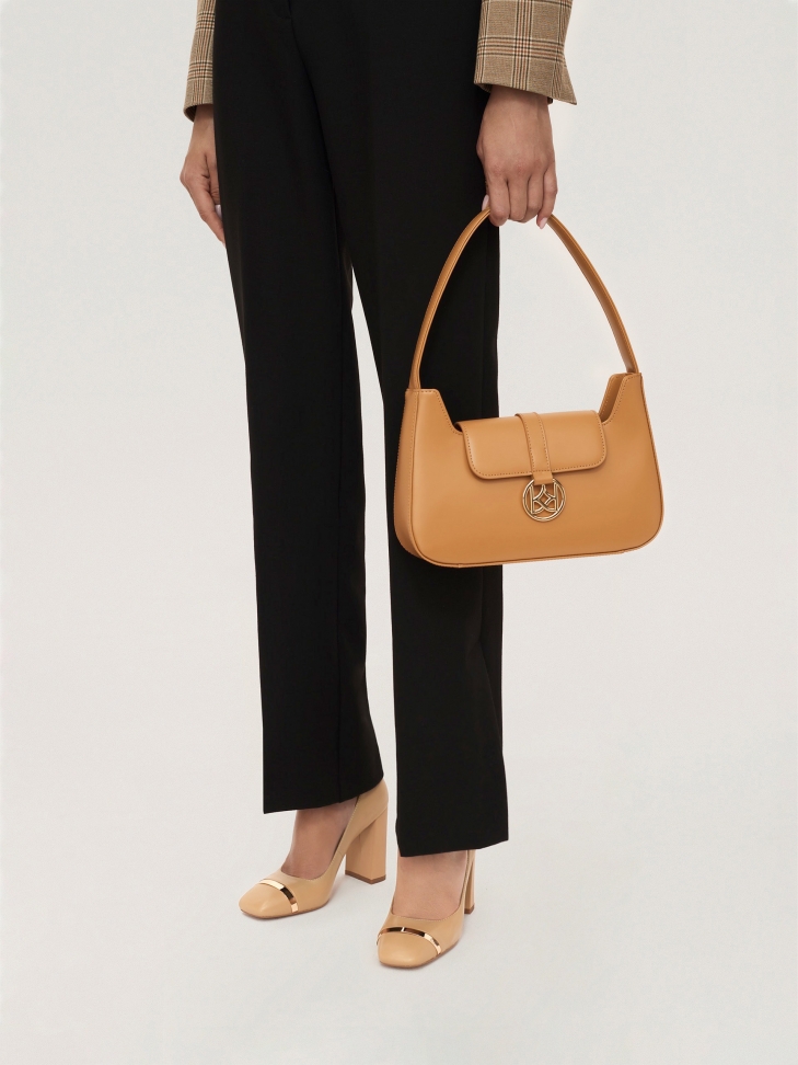 Jasnobrązowe skórzane czółenka na wysokim słupku