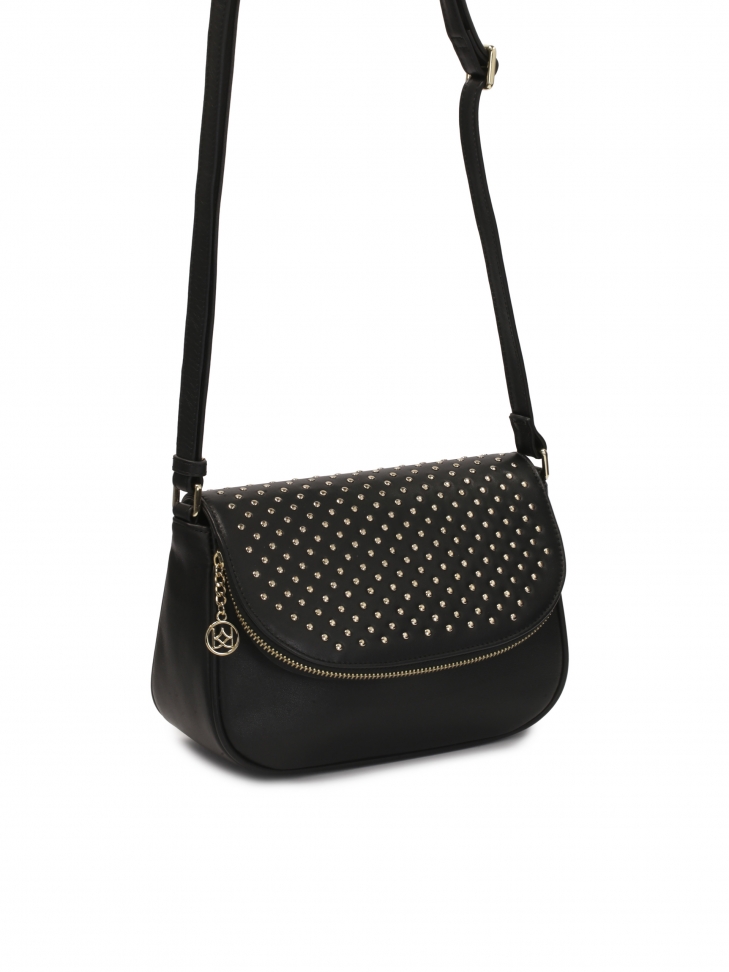 Skórzana torebka na ramię z dekoracyjną klapą