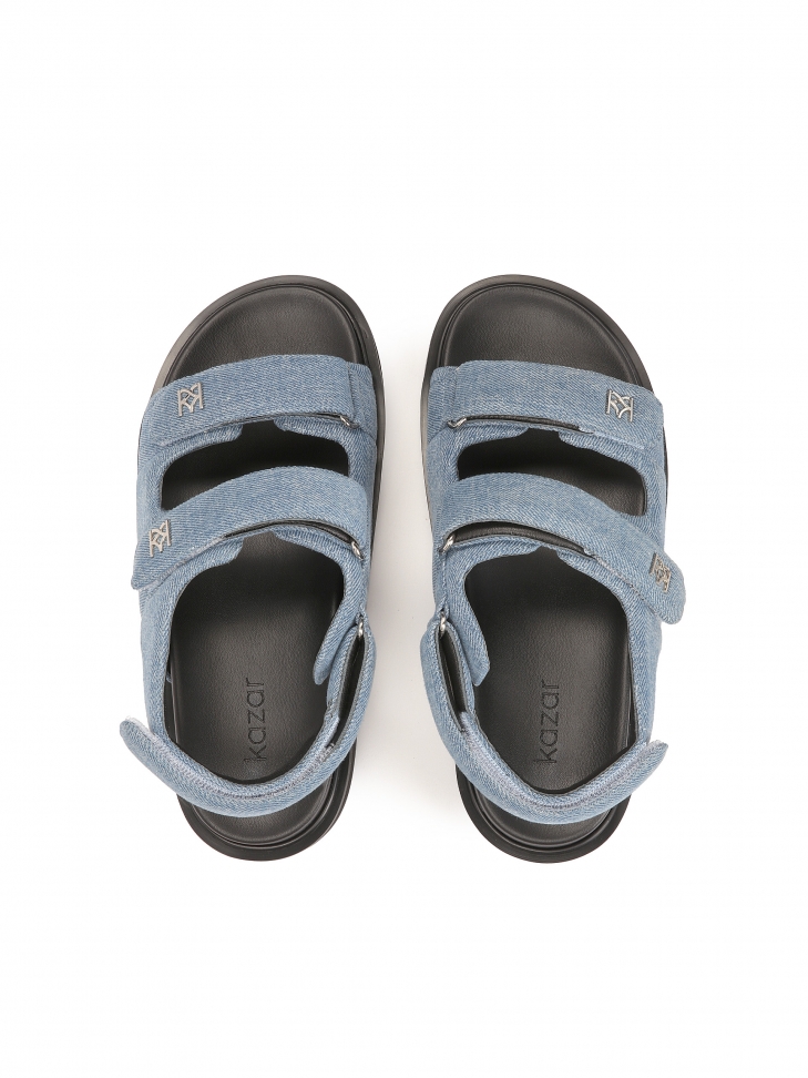 Niebieskie sandały z tkaniny denim zapinane rzepami