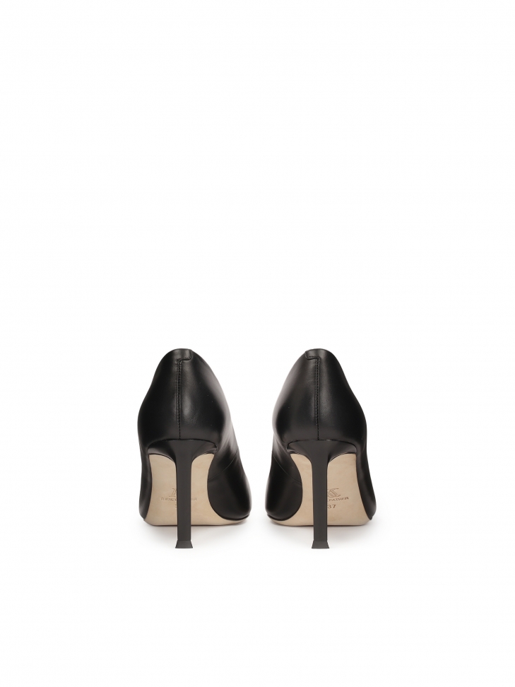 Buty na obcasie z noskiem w szpic