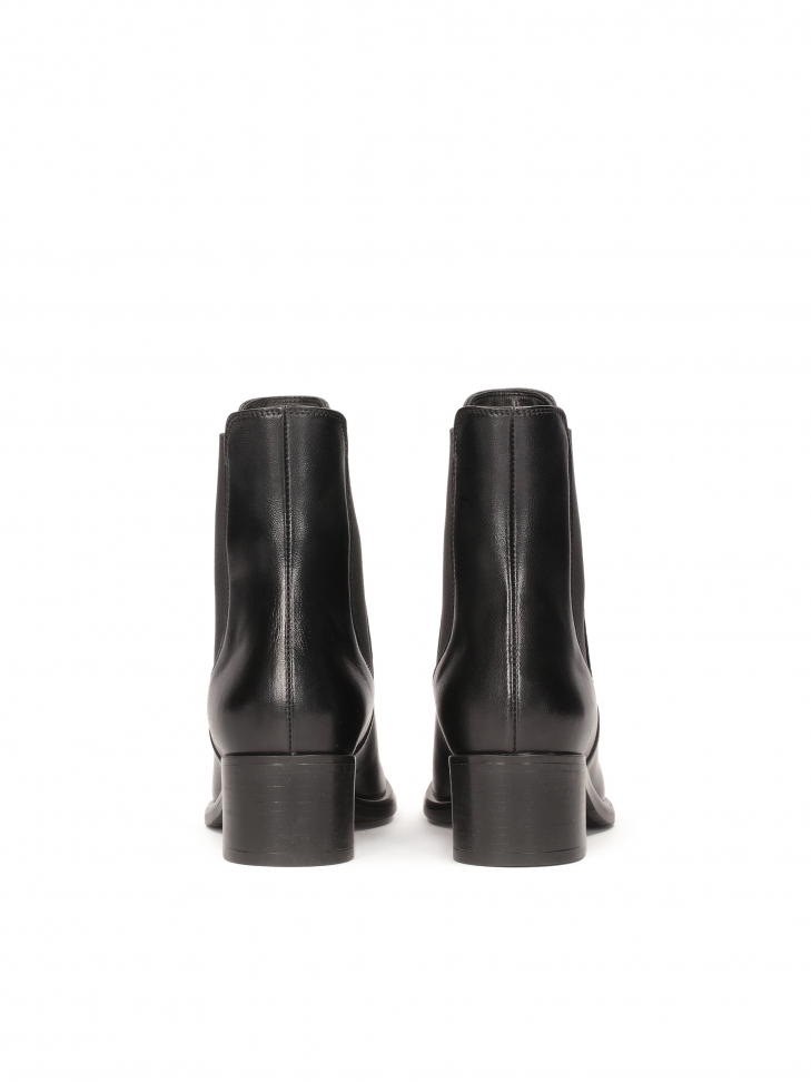 Wygodne botki z elastycznymi wstawkami