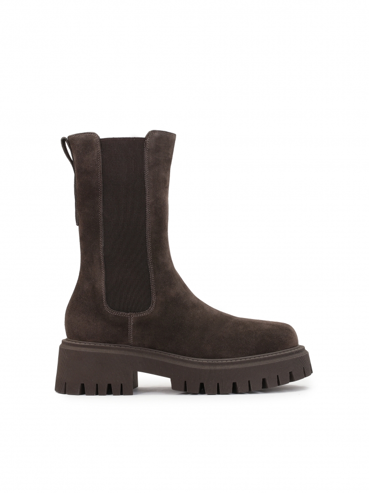Ciemnobrązowe botki typu chelsea z wysoką cholewką i grubą podeszwą
