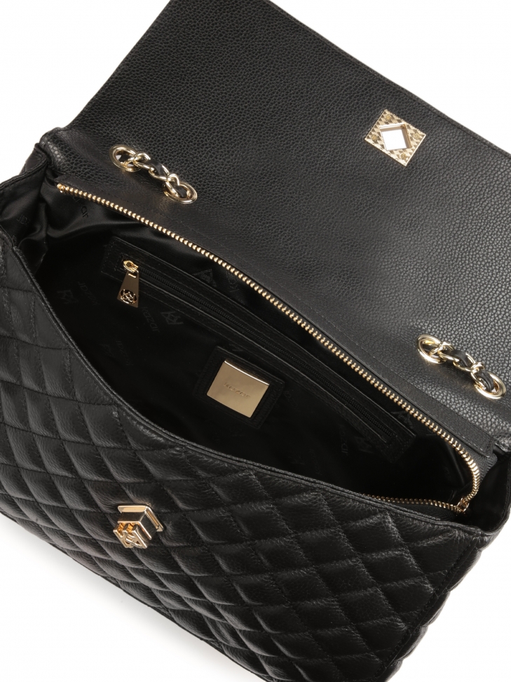 Skórzana czarna torebka na ramię w pikowany wzór