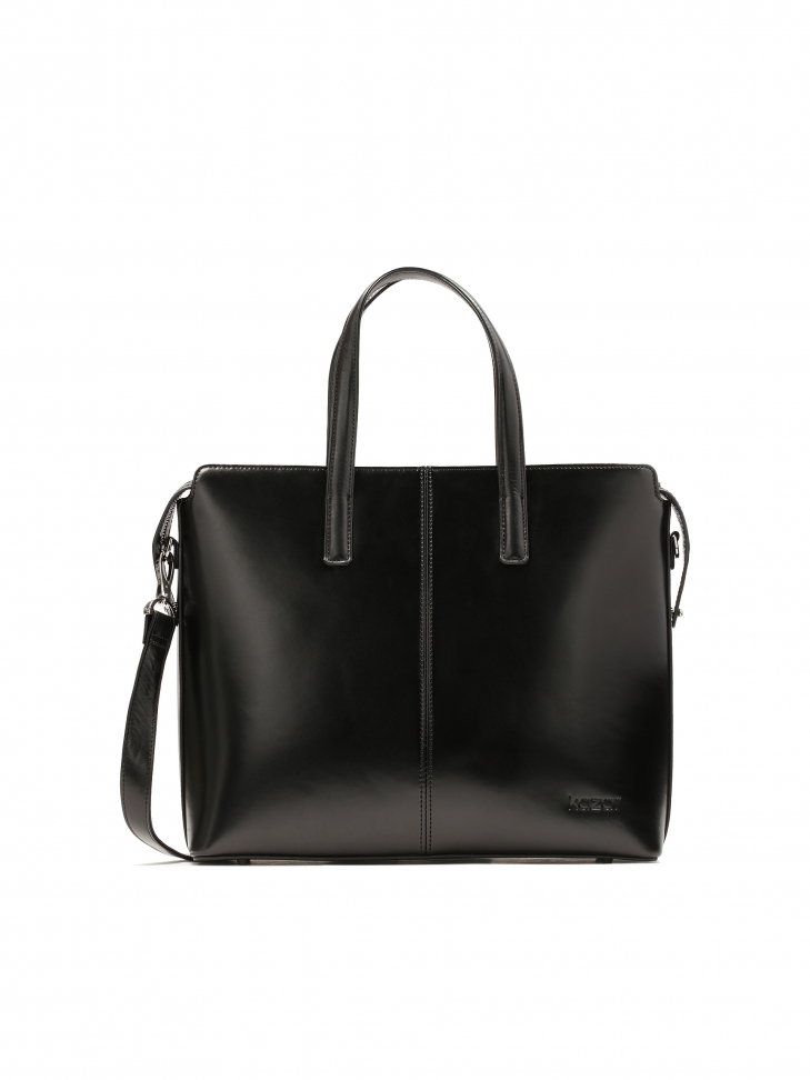 Skórzana czarna torebka w biznesowym stylu