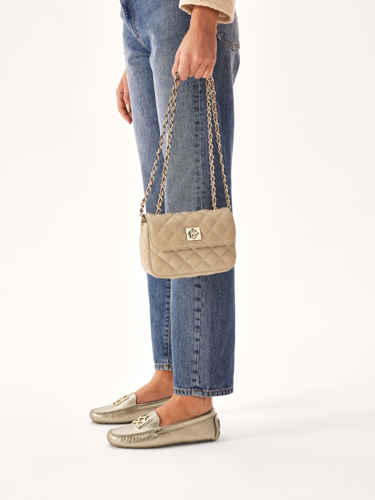 Mała pikowana torebka z naturalnej skóry