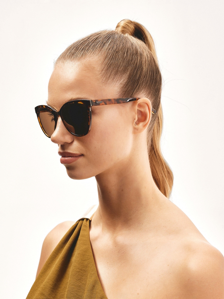 Brązowe okulary przeciwsłoneczne