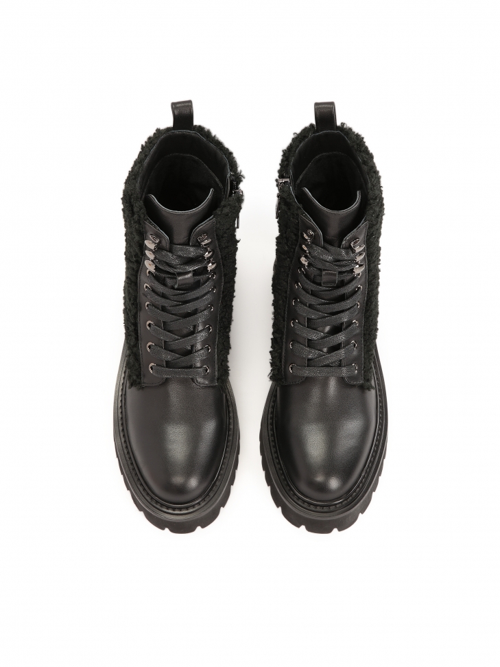 Skórzane trzewiki damskie z ozdobnym kożuszkiem