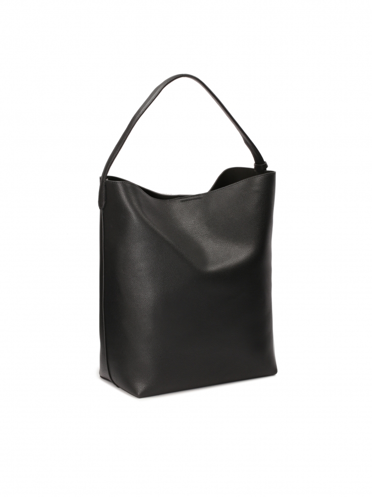 Skórzana torebka na ramię o pojemnym wnętrzu