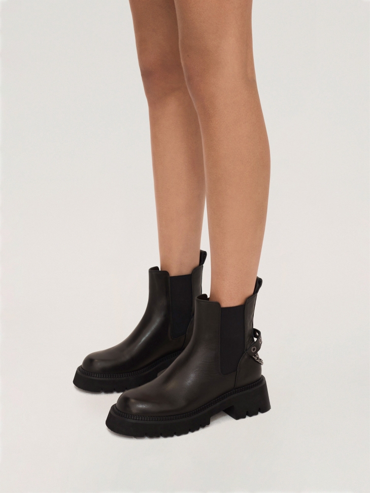 Damskie botki typu chelsea z masywną podeszwą