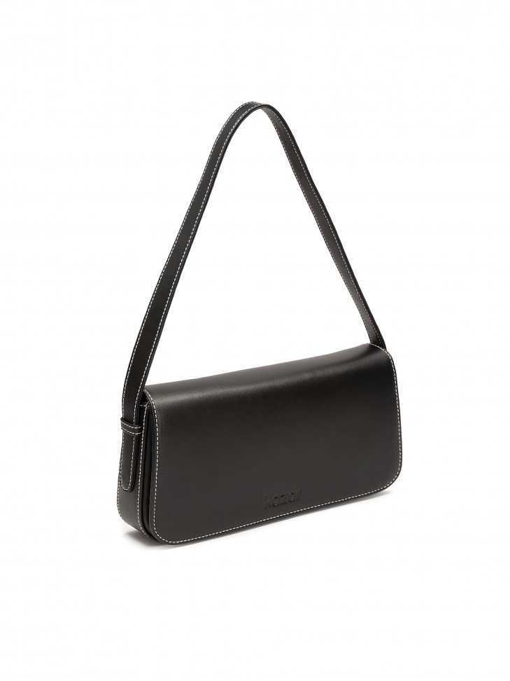 Czarna skórzana torebka w stylu minimal