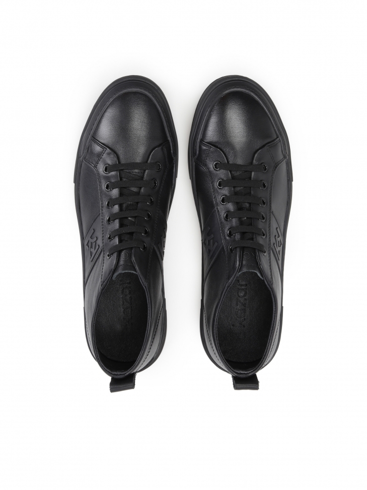 Czarne skórzane sneakersy męskie w minimalistycznym stylu