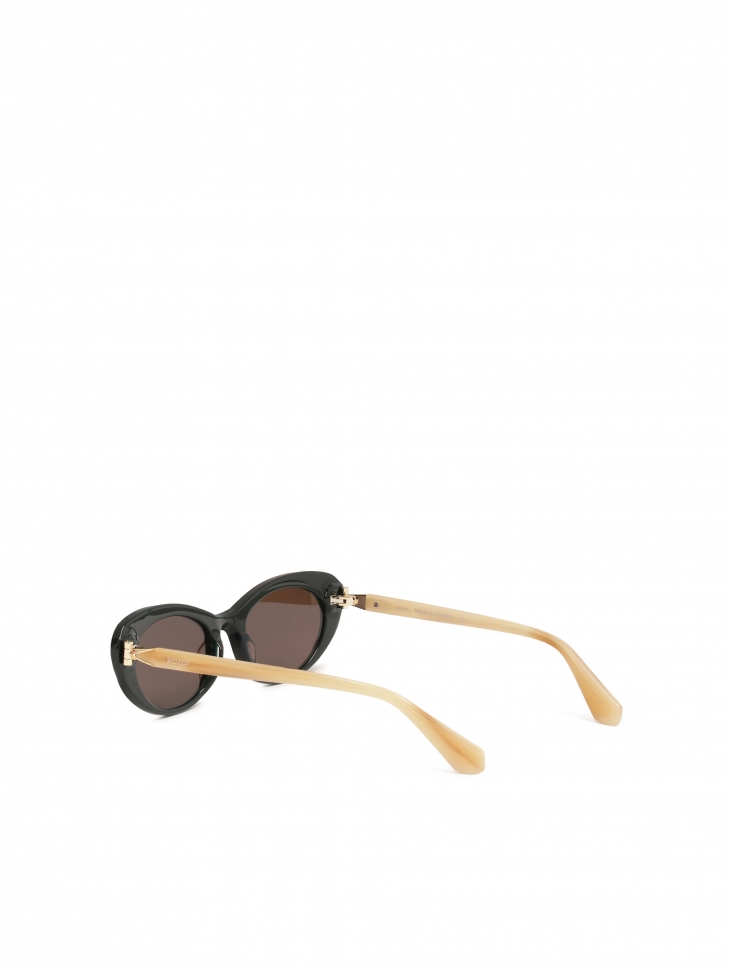 Owalne przeciwsłoneczne okulary damskie