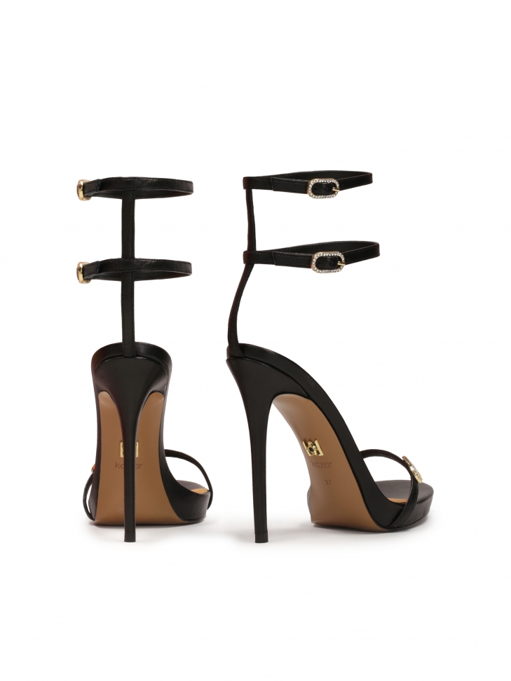 Eleganckie sandały z cienkimi paskami