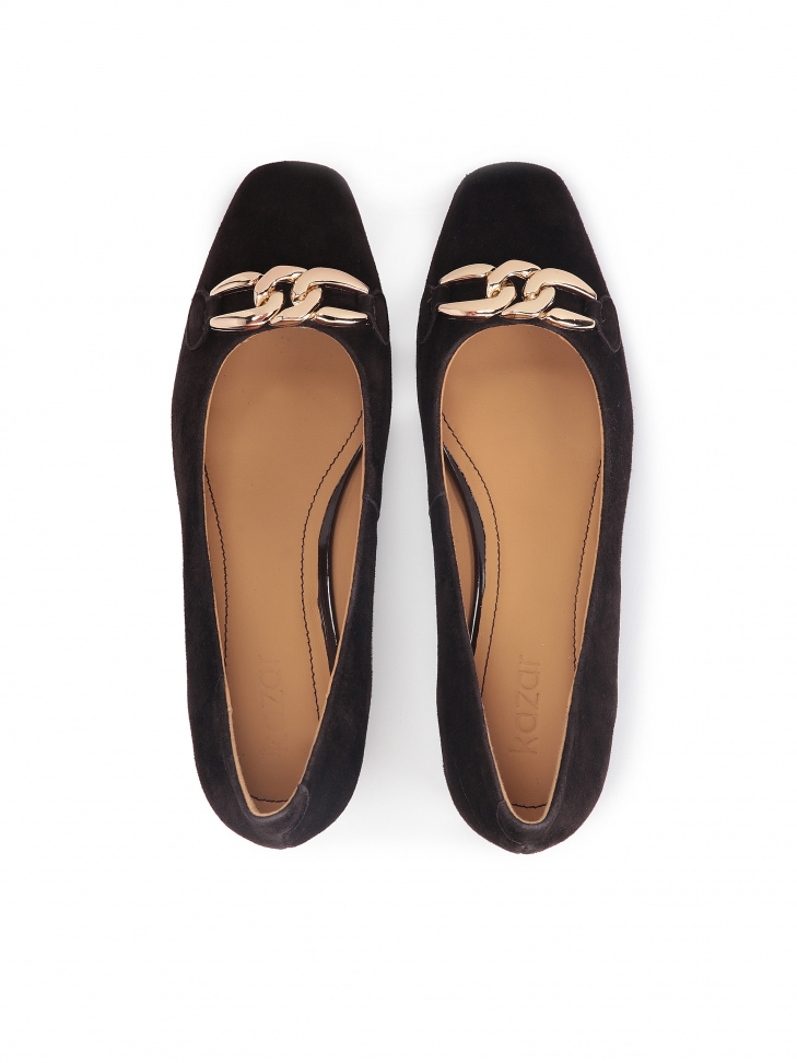 Zamszowe czółenka damskie z ozdobą na przodzie