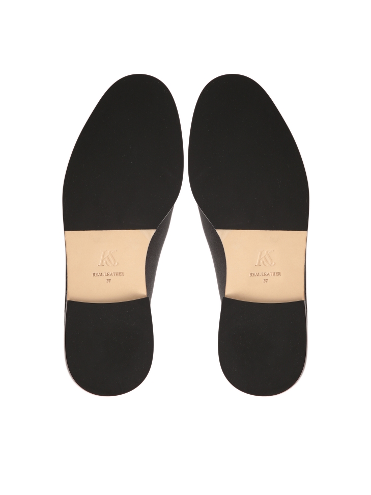 Czarne półbuty z efektownym marszczeniem na przodzie