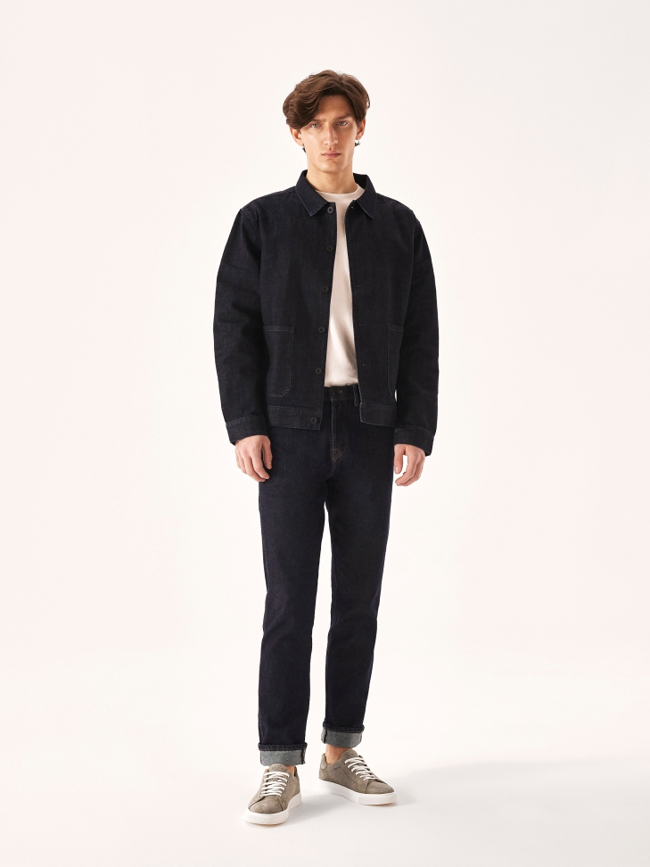 Minimalistyczne zamszowe sneakersy w taupe kolorze