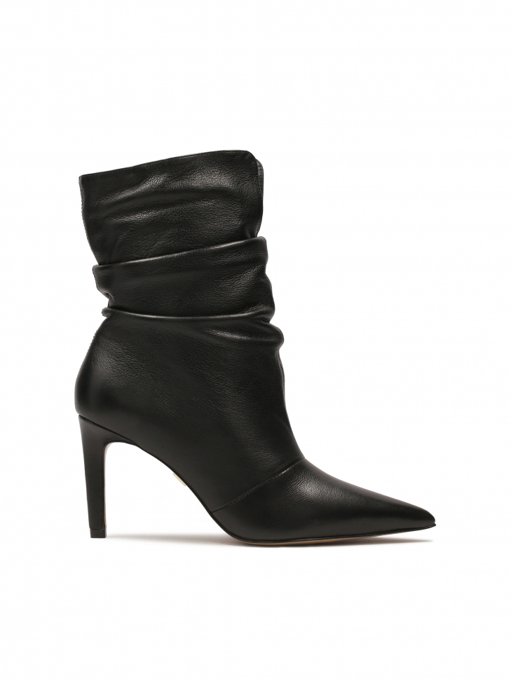 Skórzane botki z marszczoną cholewką