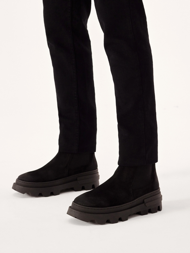 Wsuwane zamszowe botki męskie