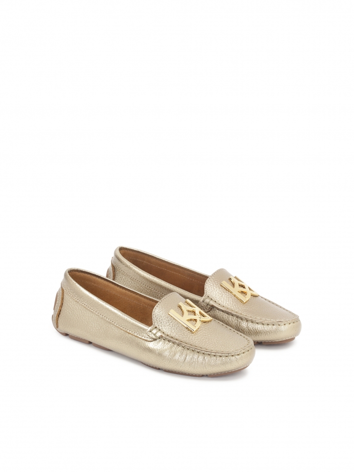 Złote mokasyny na komfortowej podeszwie