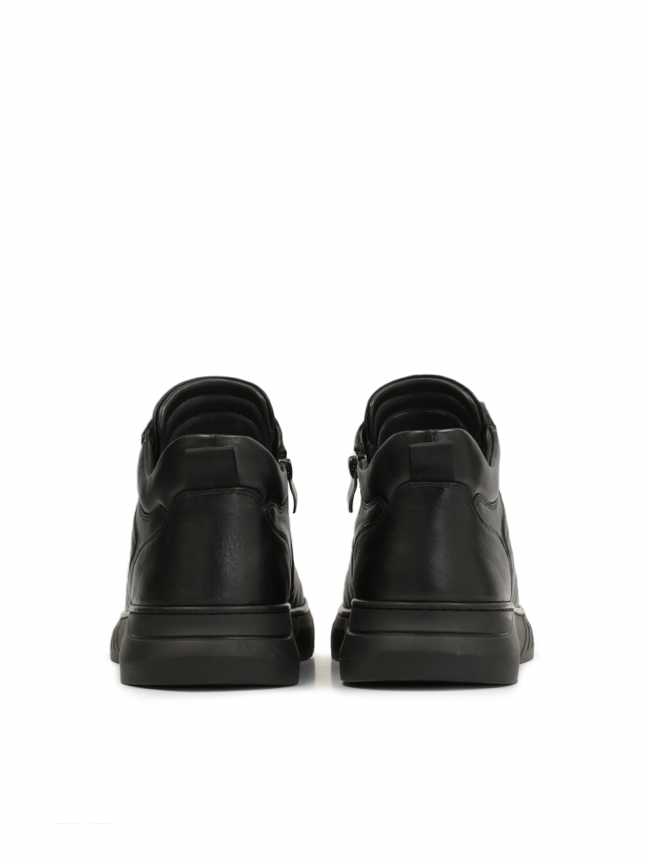 Sznurowane sneakersy męskie z pikowaniem