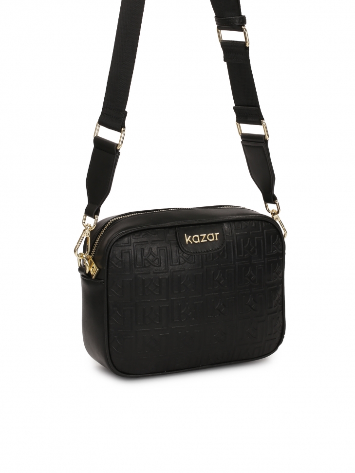 Mała czarna torebka w tłoczony wzór