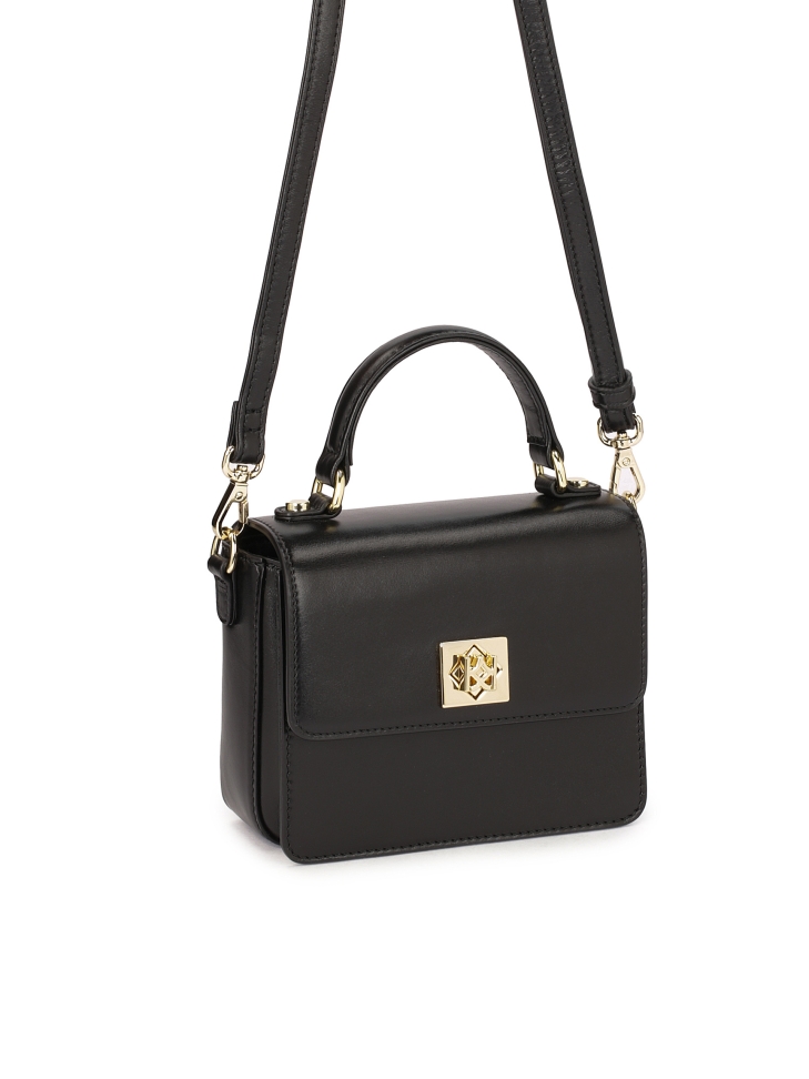 Mała czarna torebka z klapą