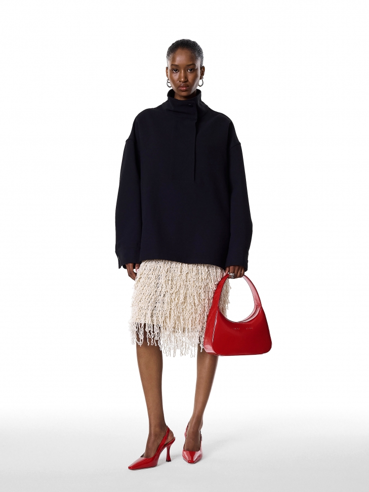 Czerwona torebka z uchwytem do ręki