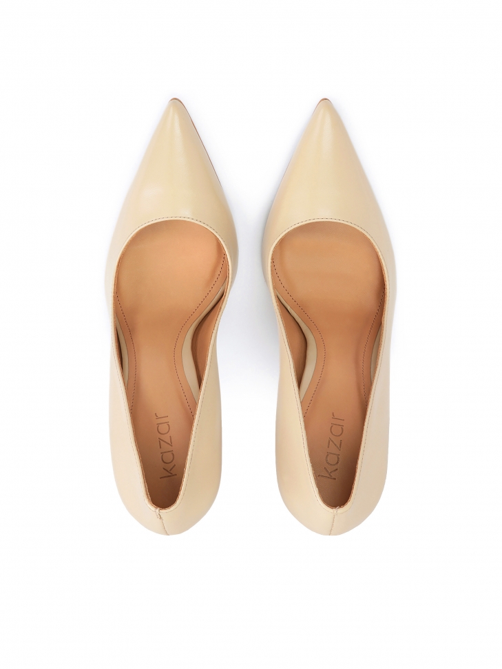 Ponadczasowe szpilki z beżowej skóry