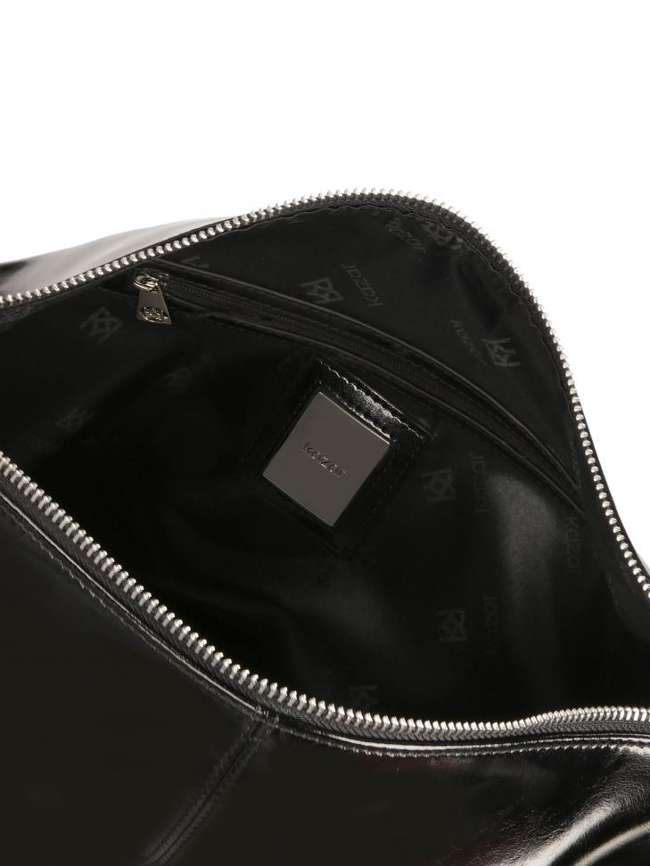 Minimalistyczna torebka z paskiem na ramię