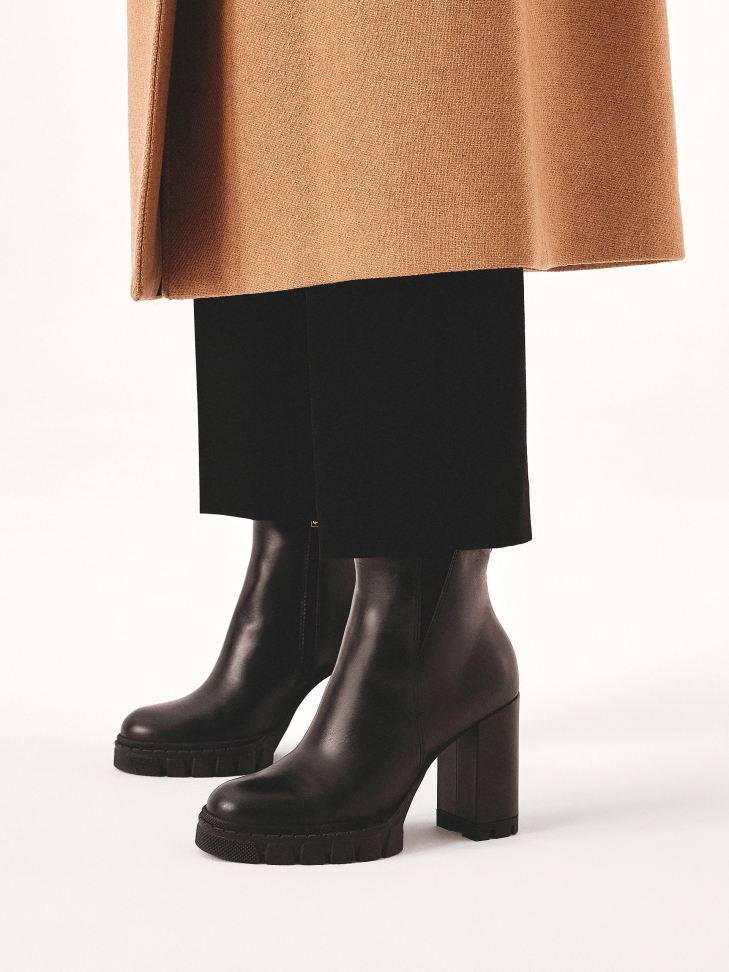 Botki z suwakiem na słupku i platformie