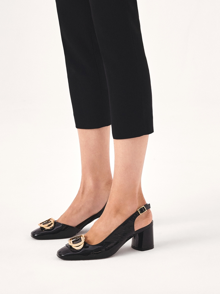 Lakierowane czarne czółenka z odytą piętą