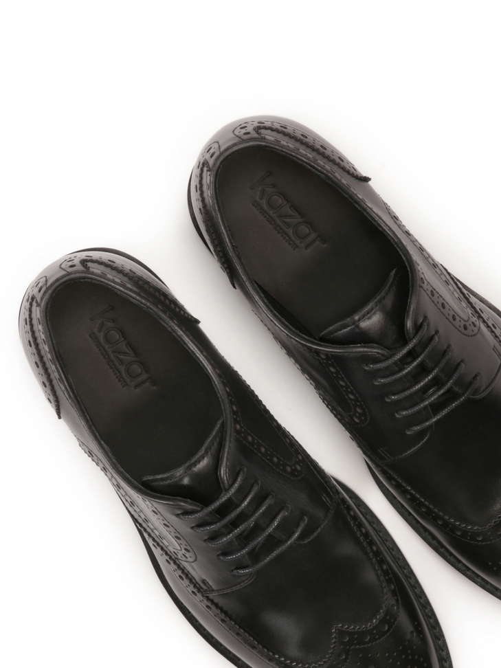 Czarne eleganckie półbuty w stylu brogsów