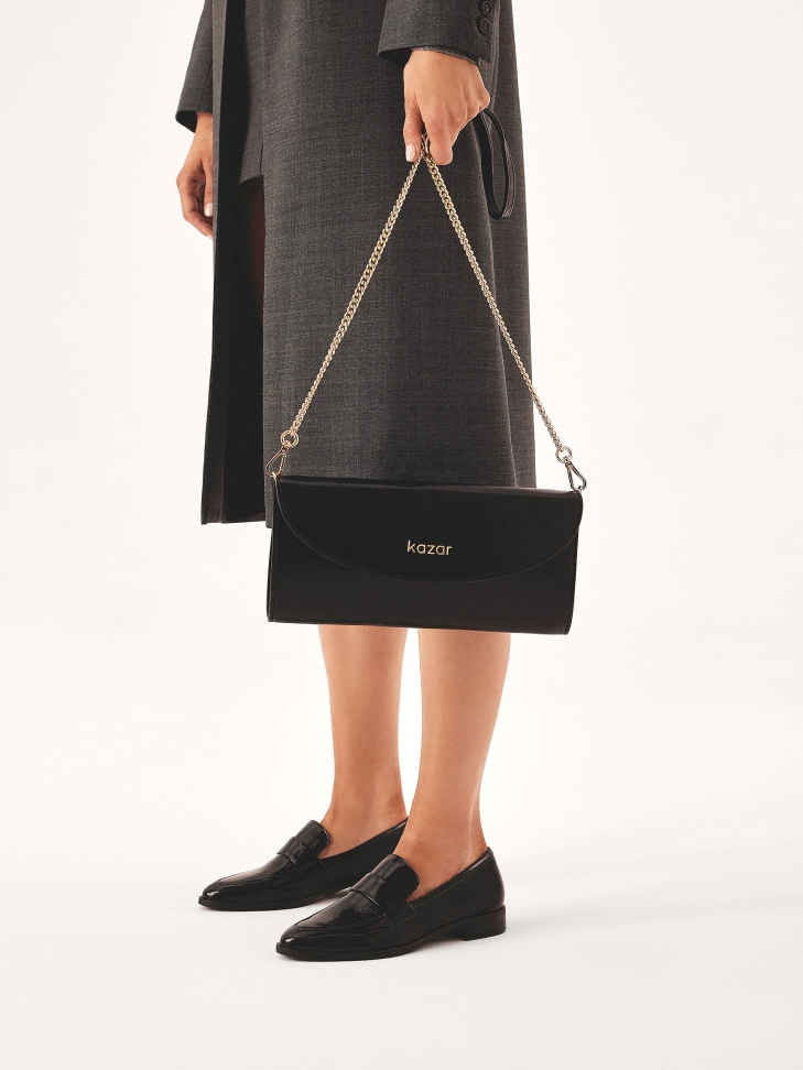 Mała podłużna torebka z dwoma paskami