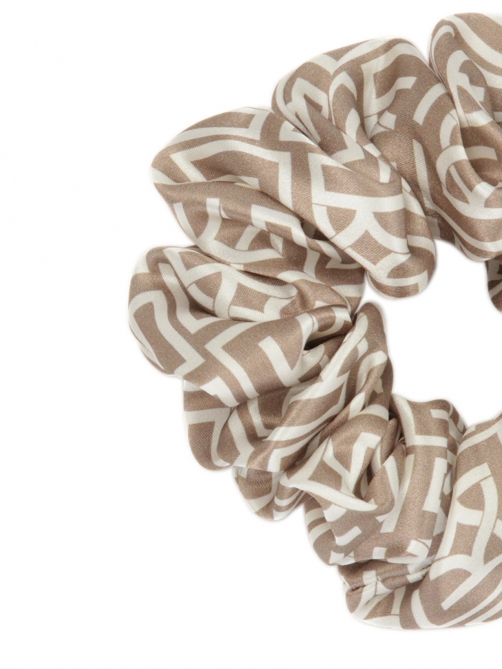Satynowa gumka do włosów w monogramy