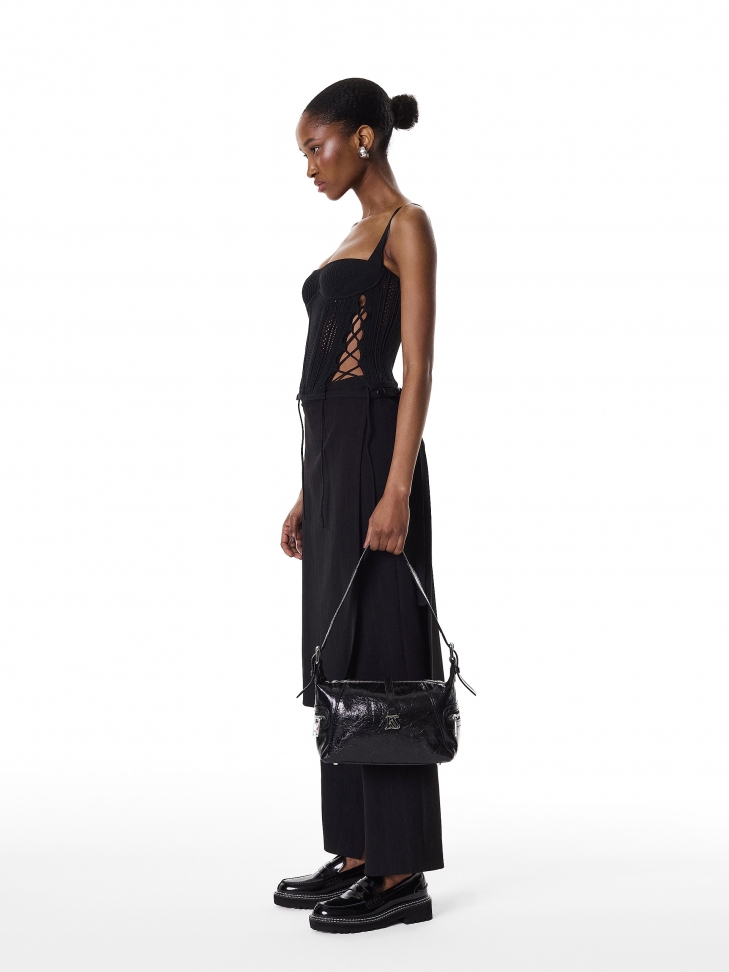 Czarna skórzana torebka na ramię