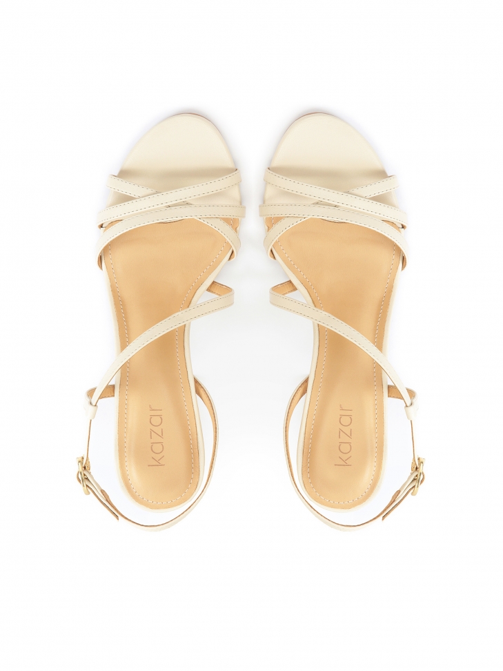 Beżowe sandały damskie